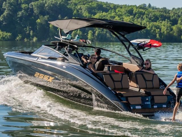 2025 Yamaha Boats 255XD 2